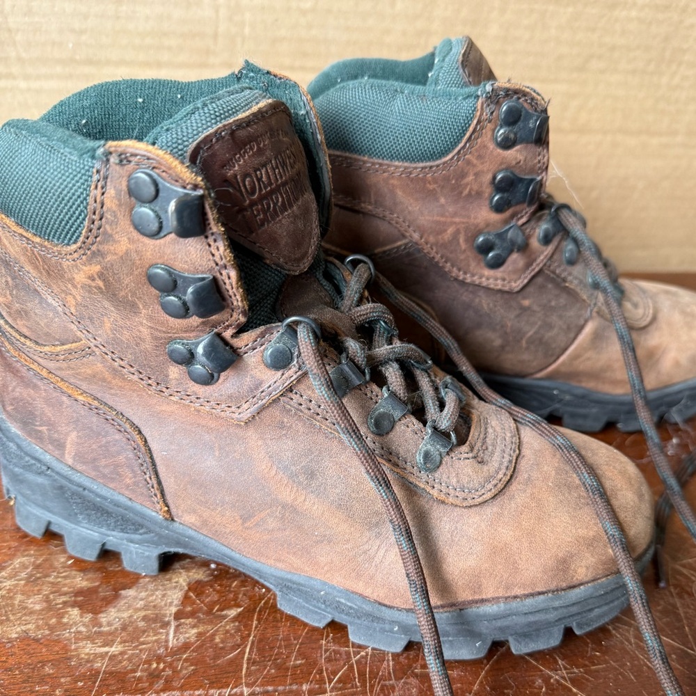 Northwest Territory Brown Leather Women’s Hiking Boots
